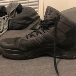 Curry 2.5 men’s basketball shoes